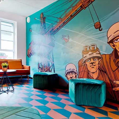 Hostel Milestone Center *