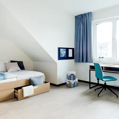Hostel Milestone Center *