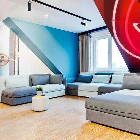Milestone Center Hostel *